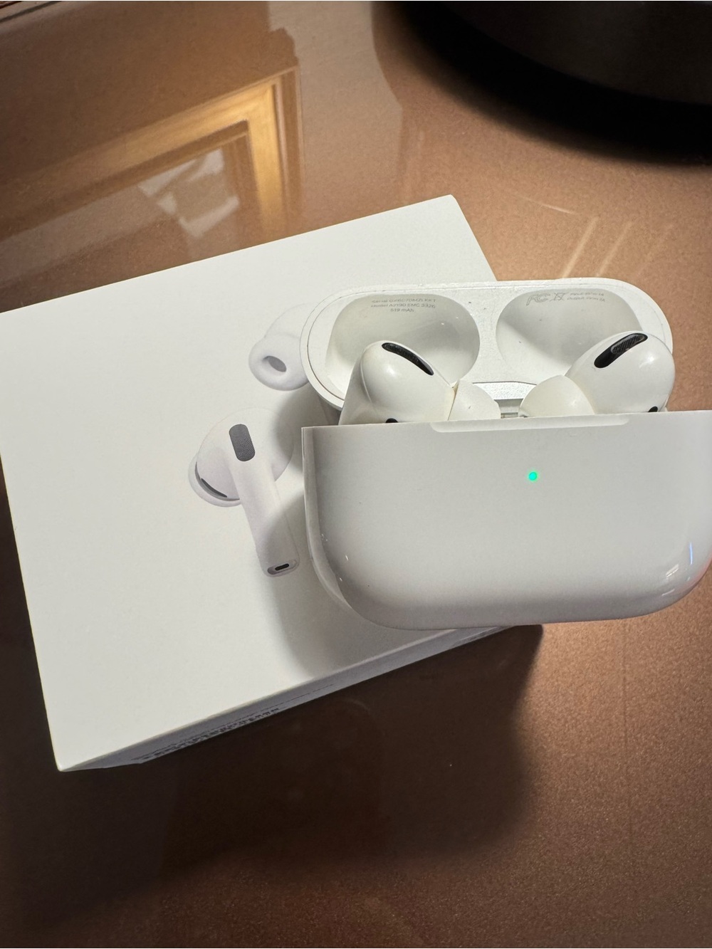 Apple AirPods Pro 1st Generation) Gen 1 works perfectly fine